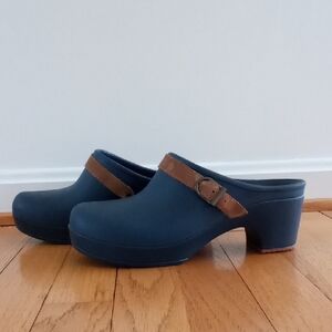 Crocs Sarah Dual Comfort Navy Clogs